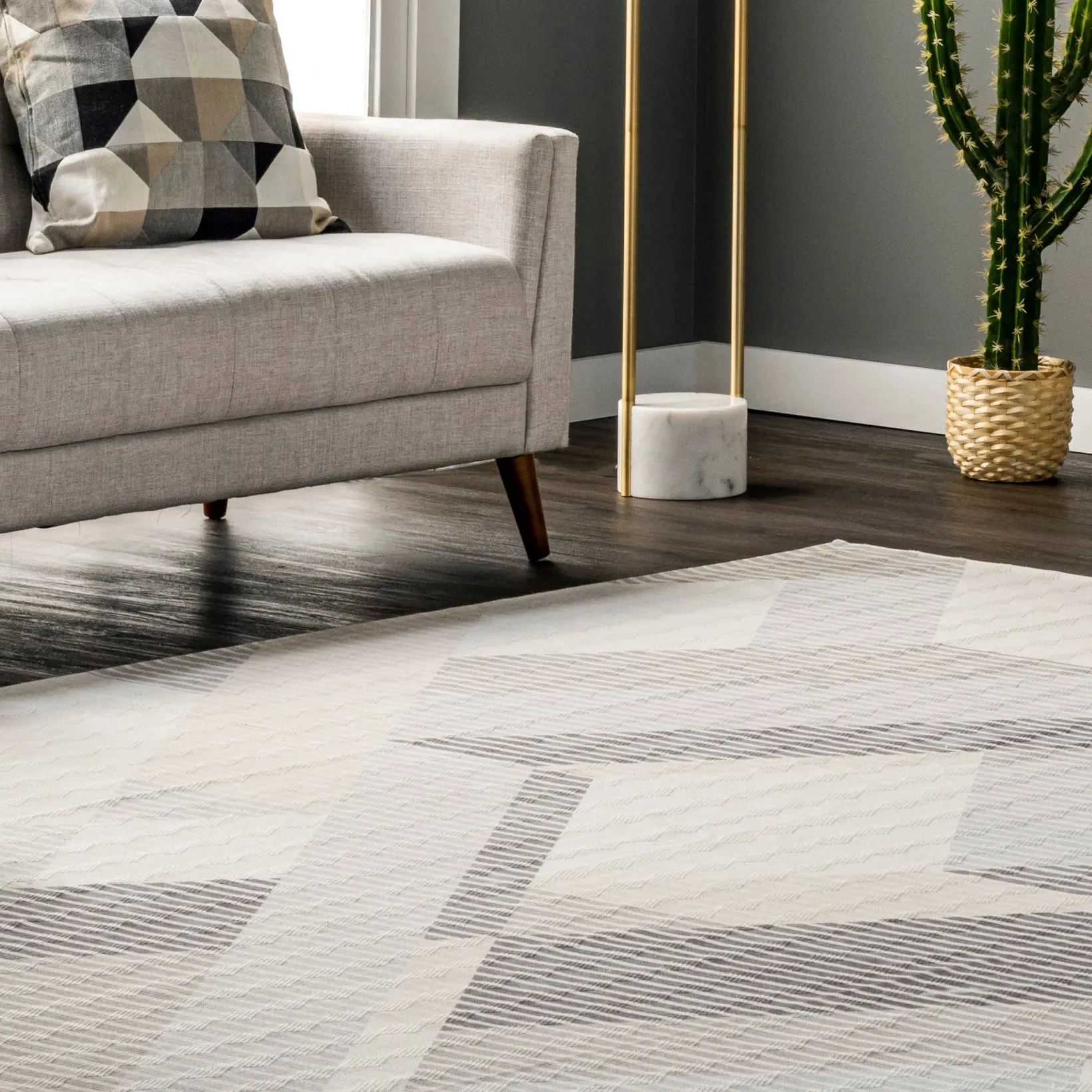 Pinstriped Abstract Washable Area Rug / 4'x6'