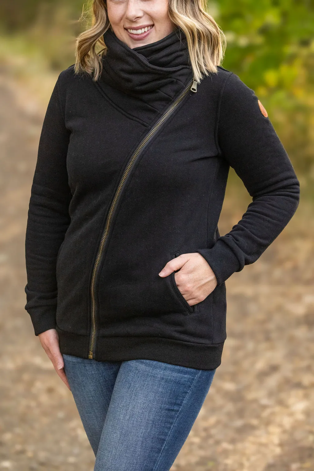 Quinn ZipUp Cowl - Black